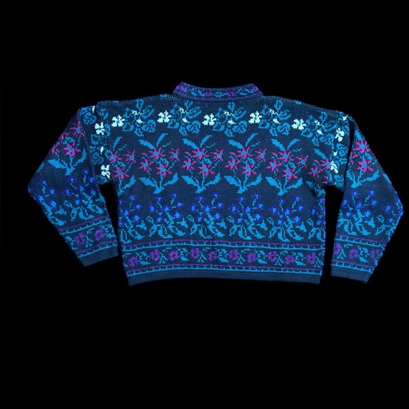 90’s Flower Print High Collar Sweater - Picture 2 of 12